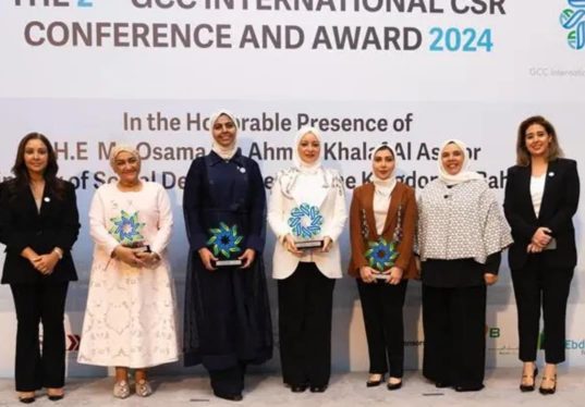 Group Photo with Awards